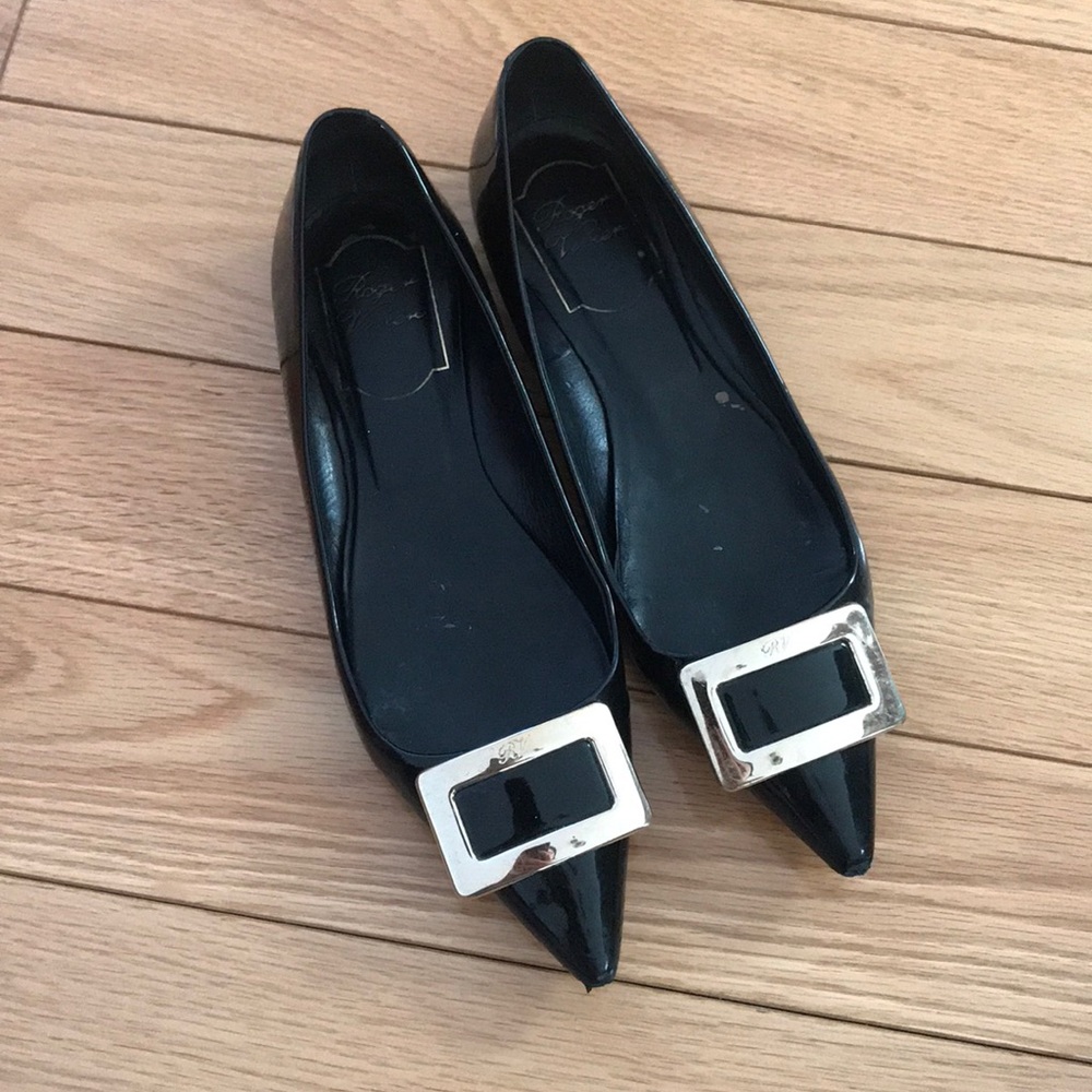 roger vivier patent flat